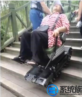 江苏淮安70岁老人发明自动爬楼智能车